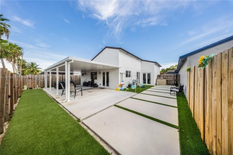 Купить виллу или дом в Хайалиа, Флорида 3 спальни, 132.39м2, № 1936627 - фото 26