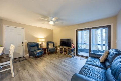 Condo in Fort Myers, Florida, 3 bedrooms № 2199091 - photo 5
