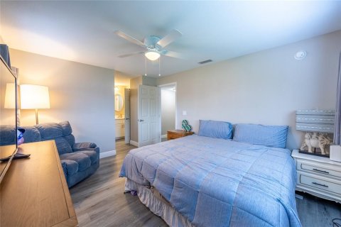 Condo in Fort Myers, Florida, 3 bedrooms № 2199091 - photo 13