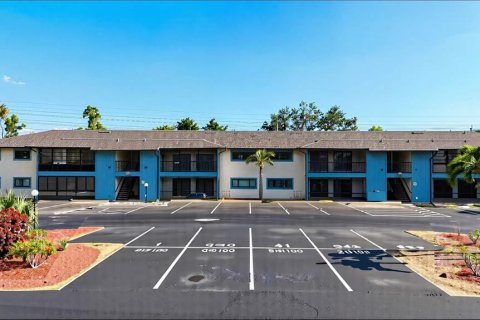 Condo in Fort Myers, Florida, 3 bedrooms № 2199091 - photo 30