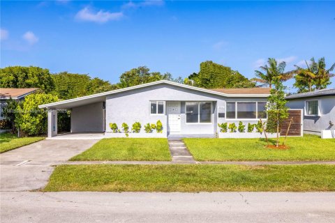 House in Hollywood, Florida 3 bedrooms, 103.31 sq.m. № 1809213 - photo 7