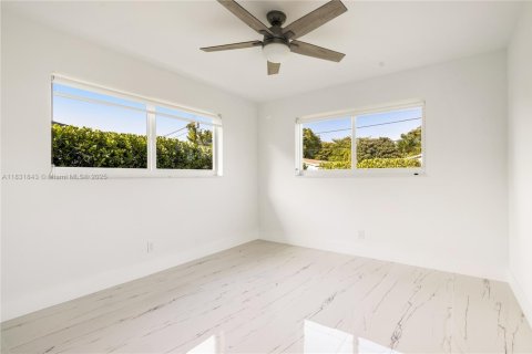 House in Hollywood, Florida 3 bedrooms, 103.31 sq.m. № 1809213 - photo 27