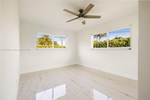 House in Hollywood, Florida 3 bedrooms, 103.31 sq.m. № 1809213 - photo 26