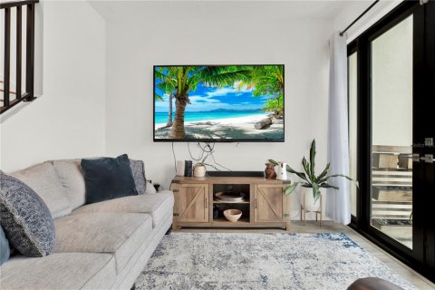 Townhouse in Tampa, Florida 4 bedrooms, 195.84 sq.m. № 1801639 - photo 6
