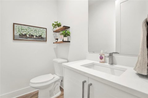 Townhouse in Tampa, Florida 4 bedrooms, 195.84 sq.m. № 1801639 - photo 9