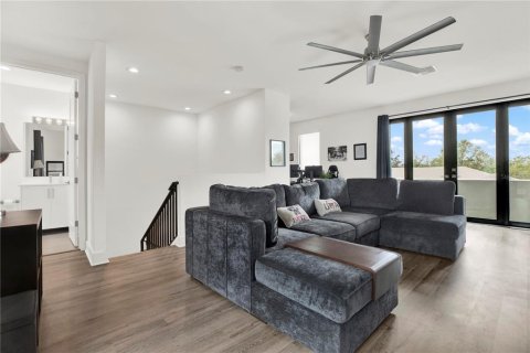 Townhouse in Tampa, Florida 4 bedrooms, 195.84 sq.m. № 1801639 - photo 16