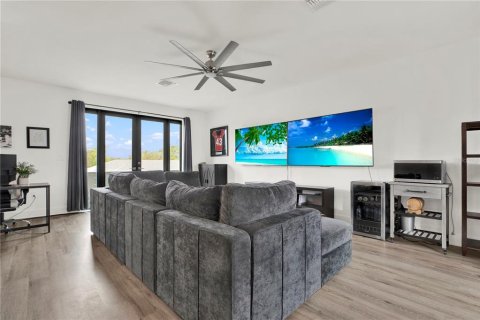 Townhouse in Tampa, Florida 4 bedrooms, 195.84 sq.m. № 1801639 - photo 17