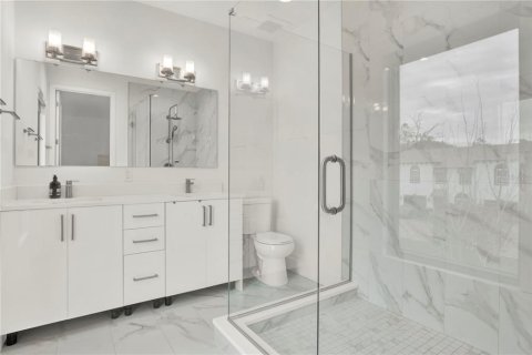 Townhouse in Tampa, Florida 4 bedrooms, 195.84 sq.m. № 1801639 - photo 12