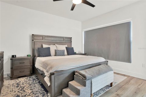 Townhouse in Tampa, Florida 4 bedrooms, 195.84 sq.m. № 1801639 - photo 10