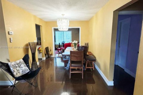 Villa ou maison à vendre à Tamarac, Floride: 2 chambres, 146.69 m2 № 1999158 - photo 10