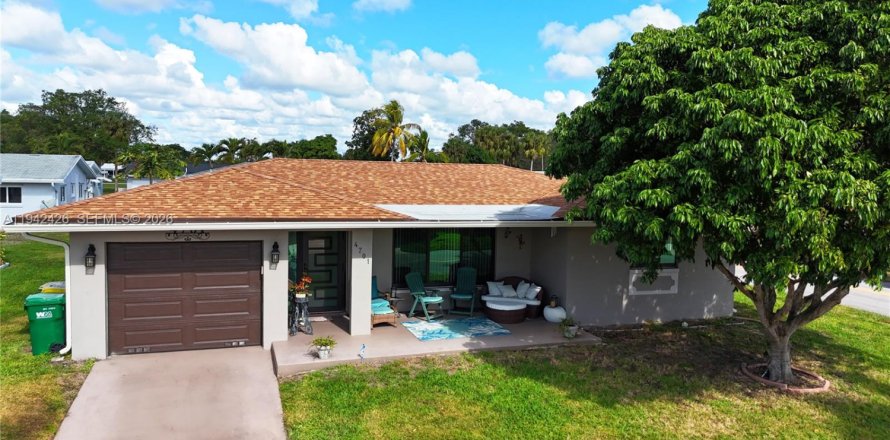 Villa ou maison à Tamarac, Floride 2 chambres, 146.69 m2 № 1999158