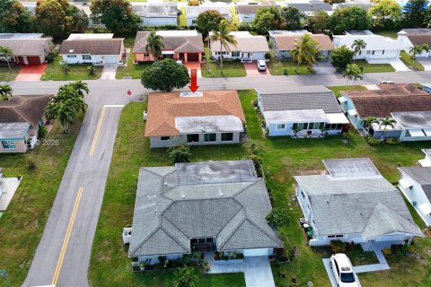 Villa ou maison à vendre à Tamarac, Floride: 2 chambres, 146.69 m2 № 1999158 - photo 21