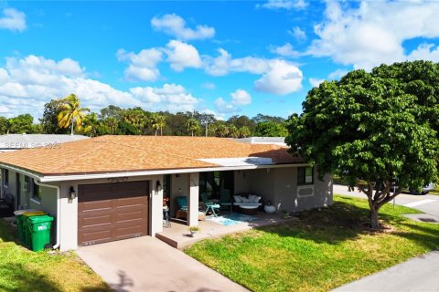 Villa ou maison à vendre à Tamarac, Floride: 2 chambres, 146.69 m2 № 1999158 - photo 2