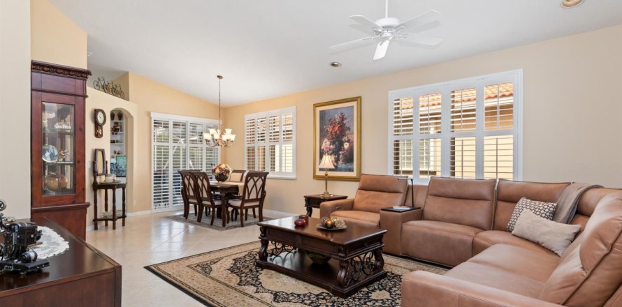 House in Delray Beach, Florida 3 bedrooms, 149.2 sq.m. № 2179158