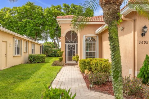 House in Delray Beach, Florida 3 bedrooms, 149.2 sq.m. № 2179158 - photo 3