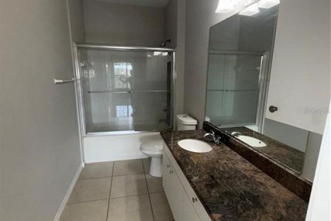 Condo in Tampa, Florida, 2 bedrooms  № 2217774 - photo 16