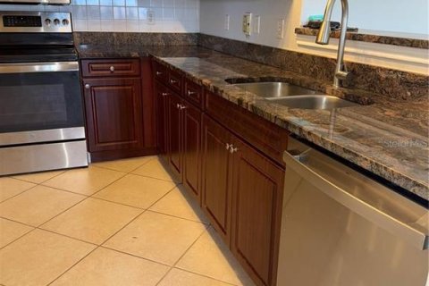 Condo in Tampa, Florida, 2 bedrooms  № 2217774 - photo 11