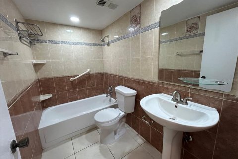 Condominio en venta en Altamonte Springs, Florida, 2 dormitorios, 106.56 m2 № 1759423 - foto 11