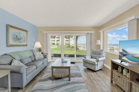 Condominio en alquiler en New Smyrna Beach, Florida, 2 dormitorios, 97.08 m2 № 1564434 - foto 3