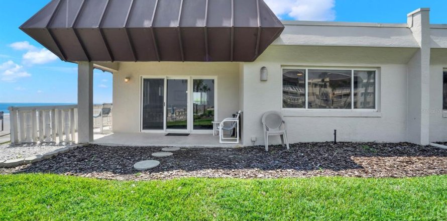 Condominio en New Smyrna Beach, Florida, 2 dormitorios № 1564434