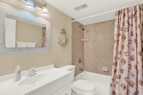 Condominio en alquiler en New Smyrna Beach, Florida, 2 dormitorios, 97.08 m2 № 1564434 - foto 13