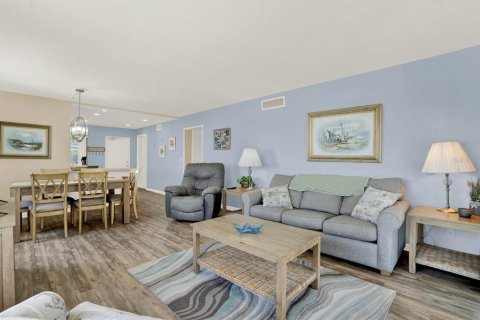Condominio en alquiler en New Smyrna Beach, Florida, 2 dormitorios, 97.08 m2 № 1564434 - foto 8