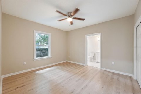 House in Winter Haven, Florida 3 bedrooms, 150.87 sq.m. № 1851863 - photo 18
