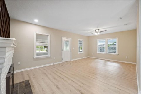 House in Winter Haven, Florida 3 bedrooms, 150.87 sq.m. № 1851863 - photo 7