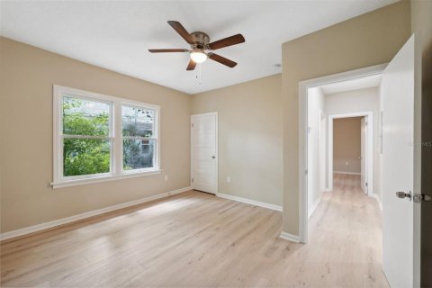 House in Winter Haven, Florida 3 bedrooms, 150.87 sq.m. № 1851863 - photo 15