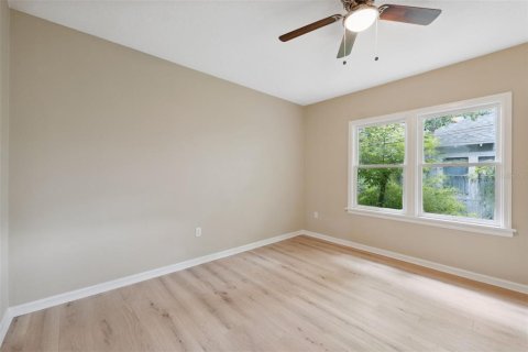House in Winter Haven, Florida 3 bedrooms, 150.87 sq.m. № 1851863 - photo 14