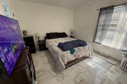 House in Lake Worth, Florida 2 bedrooms, 107.4 sq.m. № 1695668 - photo 26