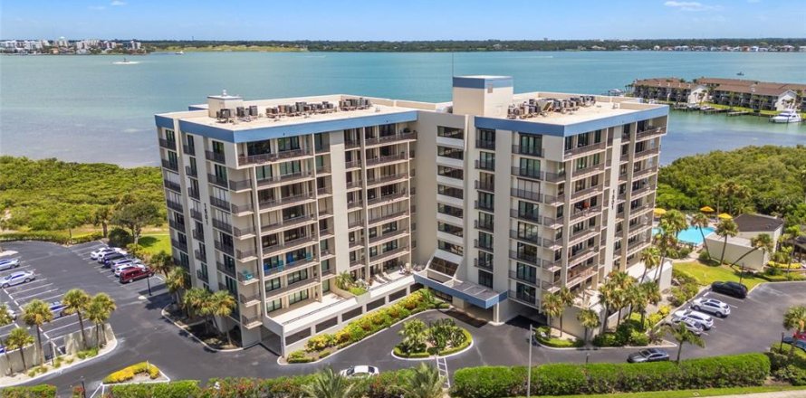 Condo à Clearwater, Floride, 3 chambres № 2430965
