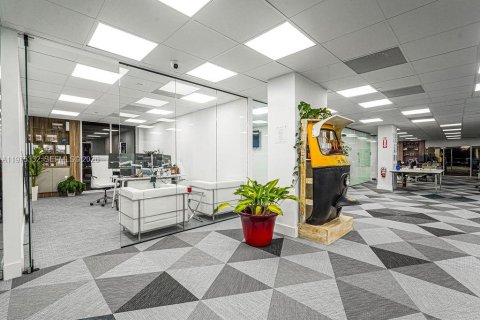 Immobilier commercial à vendre à Miami, Floride № 2041384 - photo 20