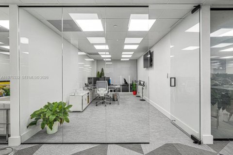 Immobilier commercial à vendre à Miami, Floride № 2041384 - photo 26