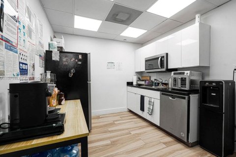 Immobilier commercial à vendre à Miami, Floride № 2041384 - photo 23