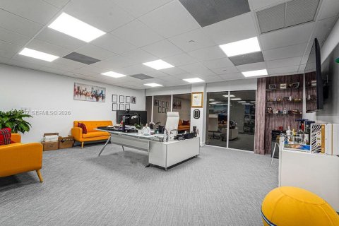 Immobilier commercial à vendre à Miami, Floride № 2041384 - photo 29
