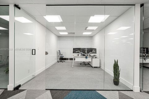 Immobilier commercial à vendre à Miami, Floride № 2041384 - photo 13