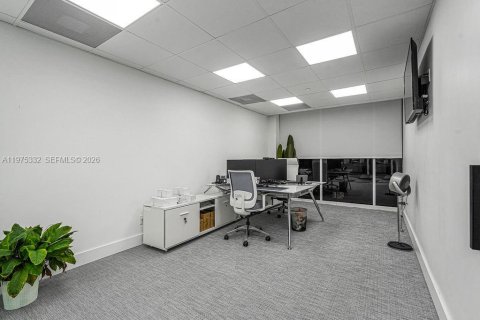 Immobilier commercial à vendre à Miami, Floride № 2041384 - photo 25