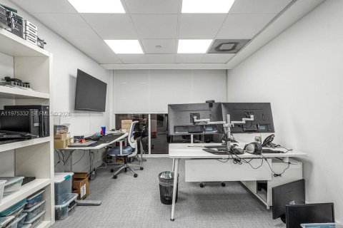 Immobilier commercial à vendre à Miami, Floride № 2041384 - photo 9