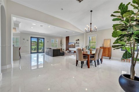 House in Weston, Florida 4 bedrooms, 280.1 sq.m. № 2042129 - photo 5