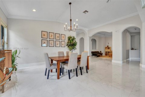 House in Weston, Florida 4 bedrooms, 280.1 sq.m. № 2042129 - photo 10