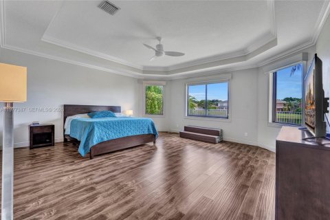 House in Weston, Florida 4 bedrooms, 280.1 sq.m. № 2042129 - photo 24