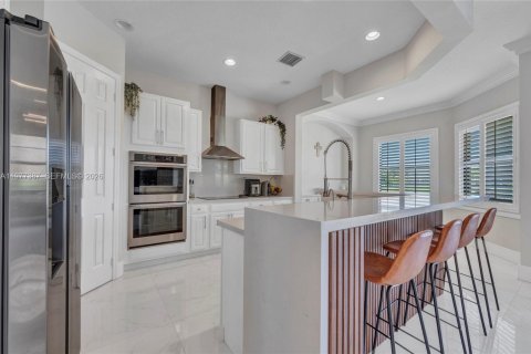 House in Weston, Florida 4 bedrooms, 280.1 sq.m. № 2042129 - photo 13