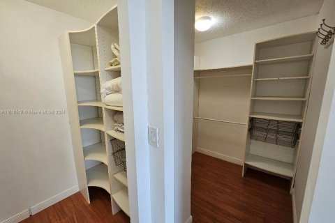 Condo in Miami, Florida, 2 bedrooms  № 1860080 - photo 25