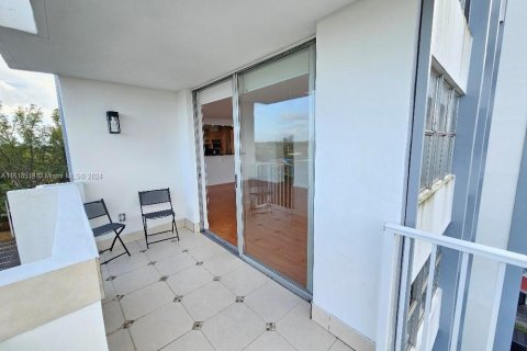 Condo in Miami, Florida, 2 bedrooms  № 1860080 - photo 28