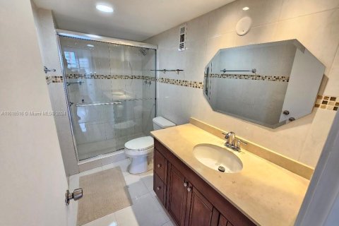 Condo in Miami, Florida, 2 bedrooms  № 1860080 - photo 19