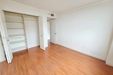 Condo in Miami, Florida, 2 bedrooms  № 1860080 - photo 24