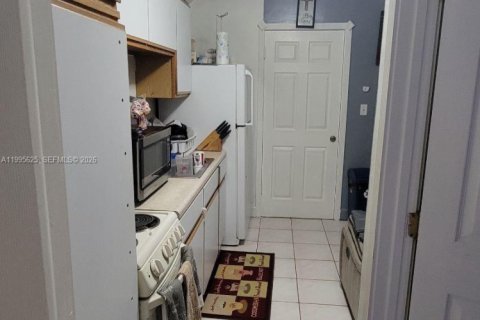 House in Homestead, Florida 5 bedrooms, 190.45 sq.m. № 2058785 - photo 16