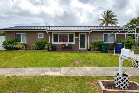 Casa en Homestead, Florida 5 dormitorios, 190.45 m2 № 2058785