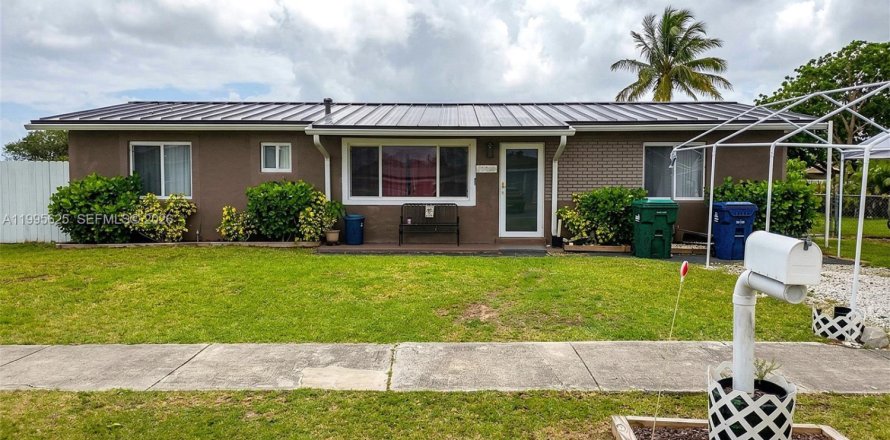 Casa en Homestead, Florida 5 dormitorios, 190.45 m2 № 2058785